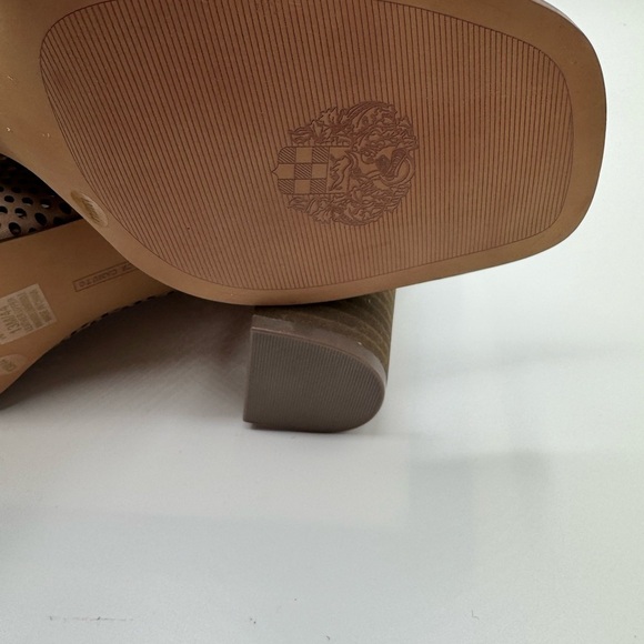 Vince Camuto Women's Katnina Leather Laser Cut Ankle Boots Brand New - Picture 10 of 12